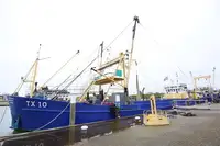 Ọkọ̀ ojú omi ìrìn-àjò fún tà