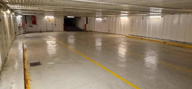 Ọkọ̀ tí ó mú epo fún tà
