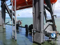 Ọkọ̀ tí ó mú epo / kemikali fún tà