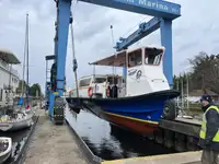 Ọkọ̀ ojú omi ìrìn-àjò fún tà
