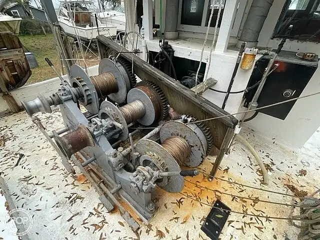 Ọkọ̀ tí ó mú ẹja fún tà