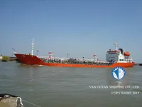 Ọkọ̀ tí ó mú epo / kemikali fún tà