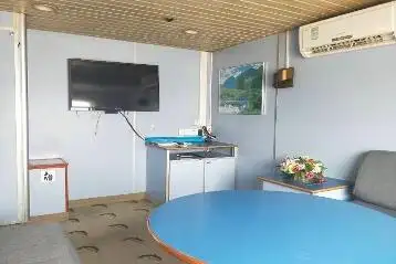 Ọkọ̀ ojú omi ìrìn-àjò fún tà