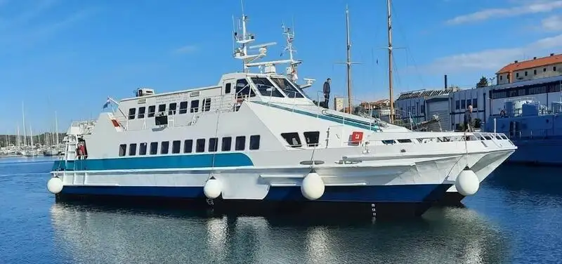 Catamaran fún tà