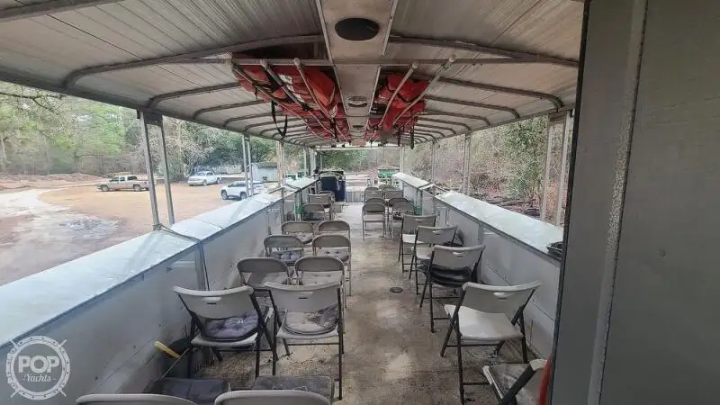 Ọkọ̀ ojú omi ìrìn-àjò fún tà