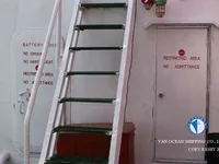 Ọkọ̀ tí ó mú epo / kemikali fún tà