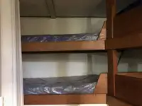 Ọkọ omi ti o mu ọja fún tà