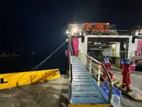 Ọkọ̀ ojú omi ìrìn-àjò fún tà