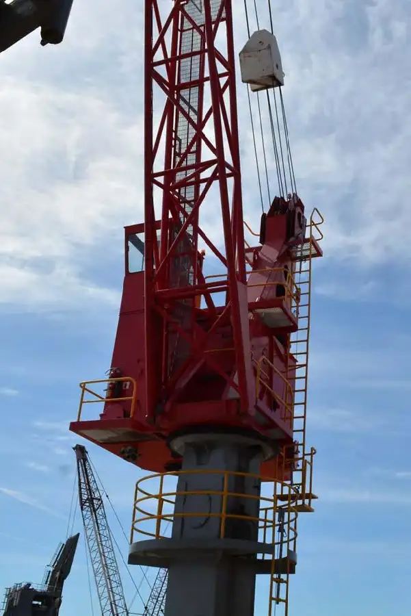 Ọkọ̀ ojú omì fún iṣẹ́ gbigbé LNG fún tà
