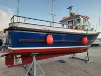 Ọkọ̀ ojú omi kékeré fún tà