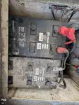 Ọkọ̀ ojú omi ìrìn-àjò tí ó mú àwọn ọkọ̀ fún tà