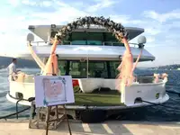 Ọkọ̀ ọpọlọpọ̀ ènìyàn fún tà