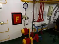 Ọkọ̀ tí ó mú epo / kemikali fún tà