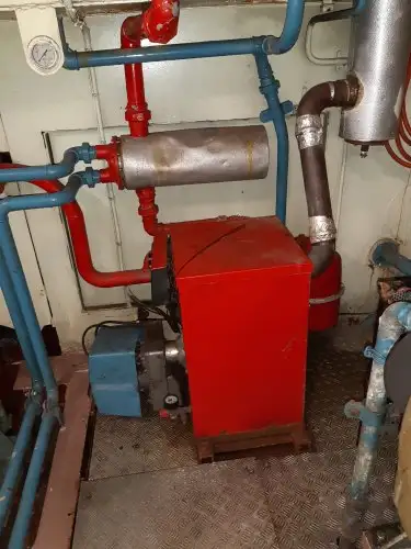 Ọkọ̀ tí ó mú ẹja fún tà