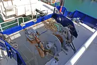 Ọkọ̀ ọpọlọpọ̀ ènìyàn fún tà