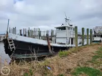 Ọkọ omi ti o mu ọja fún tà
