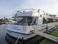 Ọkọ̀ ojú omi ìrìn-àjò fún tà
