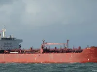 Ọkọ̀ tí ó mú epo / kemikali fún tà
