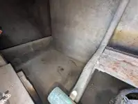 Ọkọ̀ ojú omi ìrìn-àjò tí ó mú àwọn ọkọ̀ fún tà