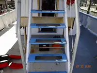 Ọkọ̀ ojú omi kékeré fún tà