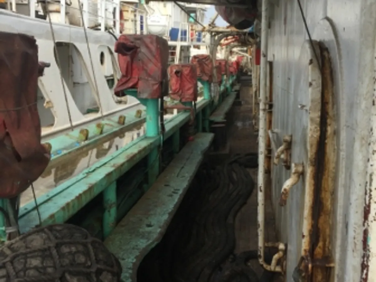 Ọkọ̀ tí ó mú ẹja squid fún tà