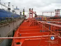 Ọkọ̀ tí ó mú epo / kemikali fún tà