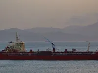 Ọkọ̀ tí ó mú epo / kemikali fún tà