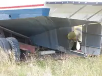 Ọkọ̀ ọpọlọpọ̀ ènìyàn fún tà