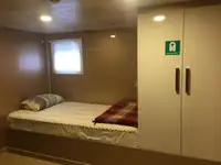 Ọkọ̀ ọpọlọpọ̀ ènìyàn fún tà