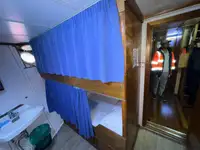 Ọkọ̀ ojú omi tí ó mú àwọn ìkọ́kọ̀ fún tà