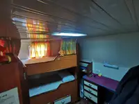 Ọkọ omi ti o mu ọja fún tà