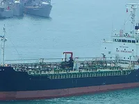 Ọkọ̀ tí ó mú epo / kemikali fún tà
