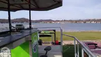 Ọkọ̀ ojú omi tí ó mú àwọn ìkọ́kọ̀ fún tà