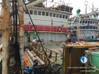 Ọkọ̀ tí ó mú ẹja squid fún tà