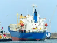 Ọkọ̀ tí wọn fi maa ń gbé ohun èlò tí ó ní ìdáná fún tà
