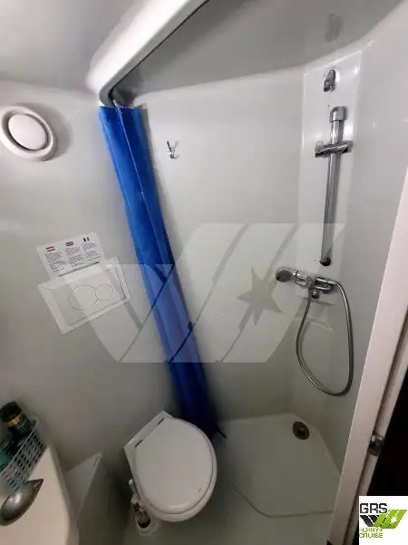 Ọkọ̀ ojú omi ìrìn-àjò fún tà
