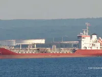 Ọkọ̀ tí ó mú epo / kemikali fún tà