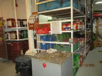 Ọkọ̀ tí wọn fi maa ń gbé ohun èlò tí ó ní ìdáná fún tà