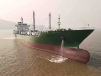 Ọkọ̀ tí wọn fi maa ń gbé ohun èlò tí ó ní ìdáná fún tà