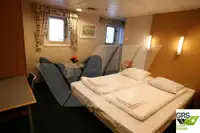 Ọkọ̀ ojú omi ìrìn-àjò fún tà