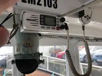 Ọkọ̀ ojú omi tí ó mú ìdọ̀tí fún tà