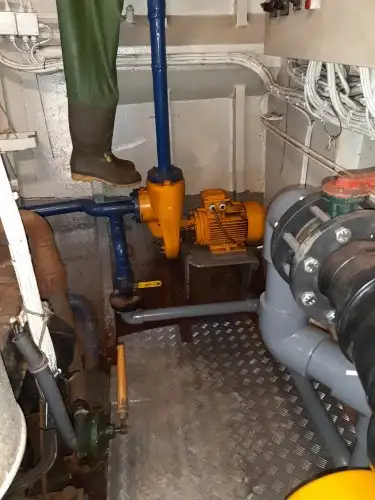Ọkọ̀ tí ó mú ẹja fún tà