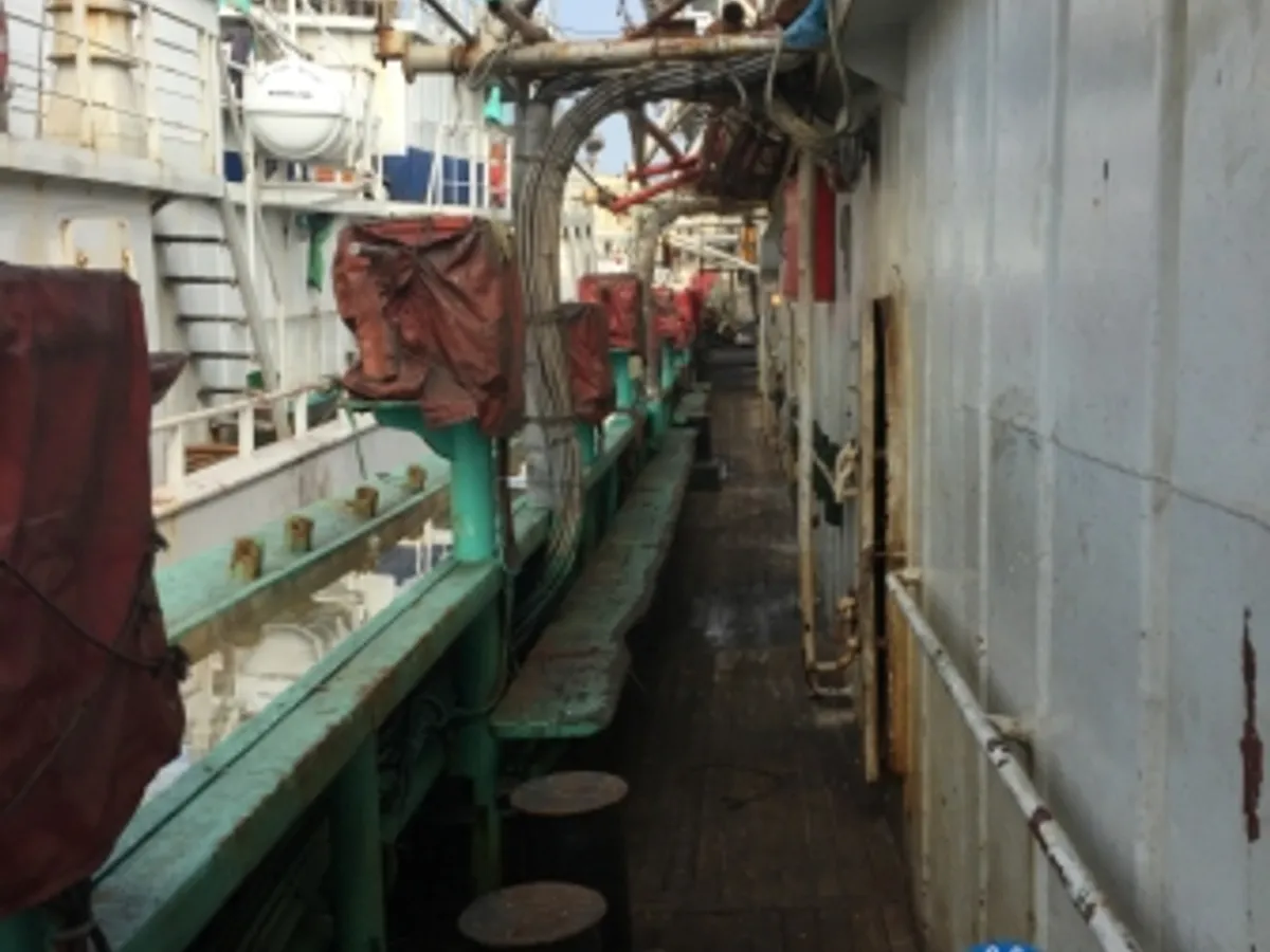 Ọkọ̀ tí ó mú ẹja squid fún tà