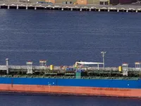 Ọkọ̀ tí ó mú epo / kemikali fún tà