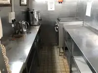 Ọkọ̀ ọpọlọpọ̀ ènìyàn fún tà