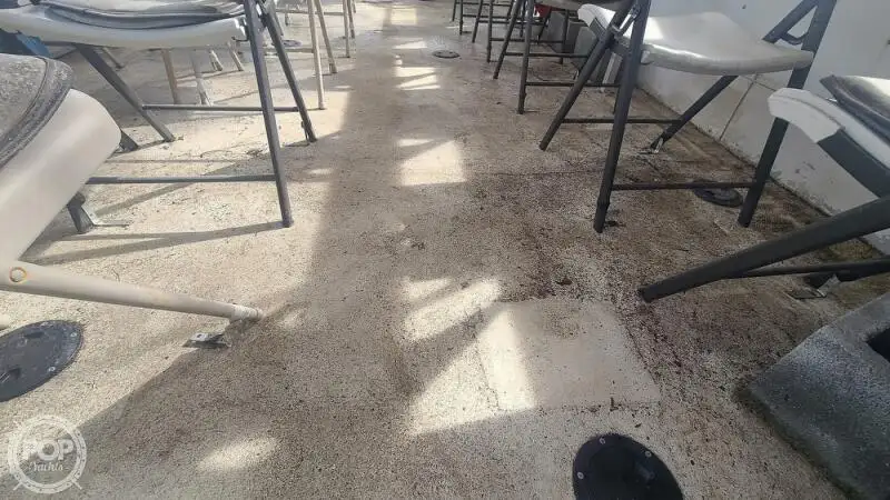 Ọkọ̀ ojú omi ìrìn-àjò fún tà