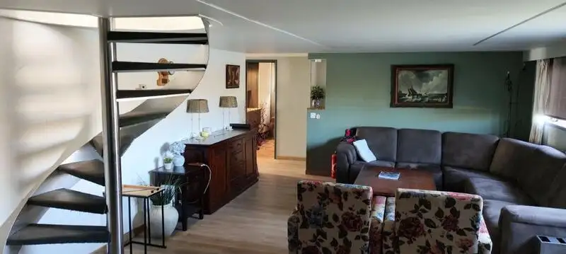 Ọkọ̀ tí ó ń gbé àwọn ohun fún tà
