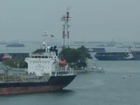 Ọkọ̀ tí ó mú epo / kemikali fún tà
