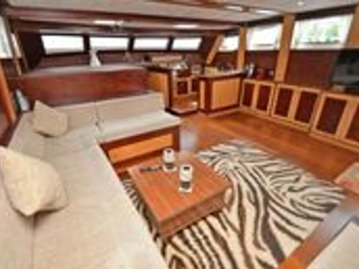 Yacht fún tà
