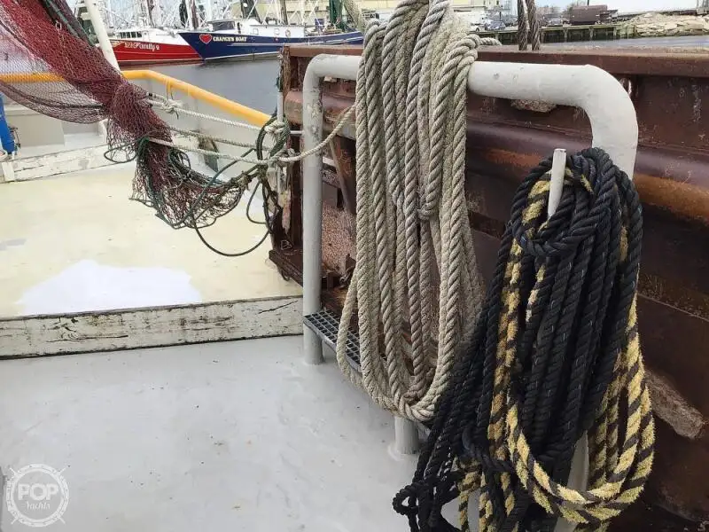Ọkọ̀ tí ó mú ẹja fún tà